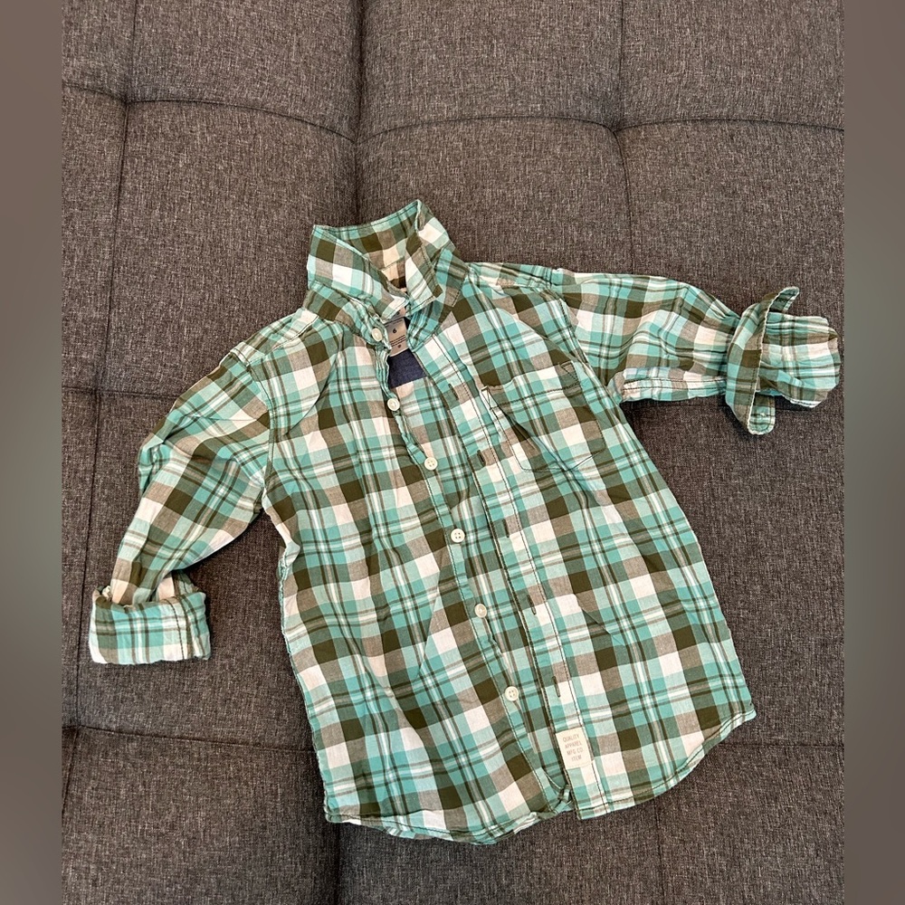 Carters Boys Button-Up Shirt Size 6 long sleeves casual wear